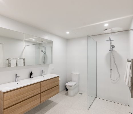 Ensuite bathromo to master with complimentary shampoo, conditioner and body wash